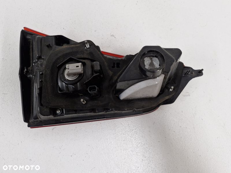 NISSAN QASHQAI 2 II J11 LAMPA PRAWY TYŁ PRAWA TYLNA W KLAPĘ - 4