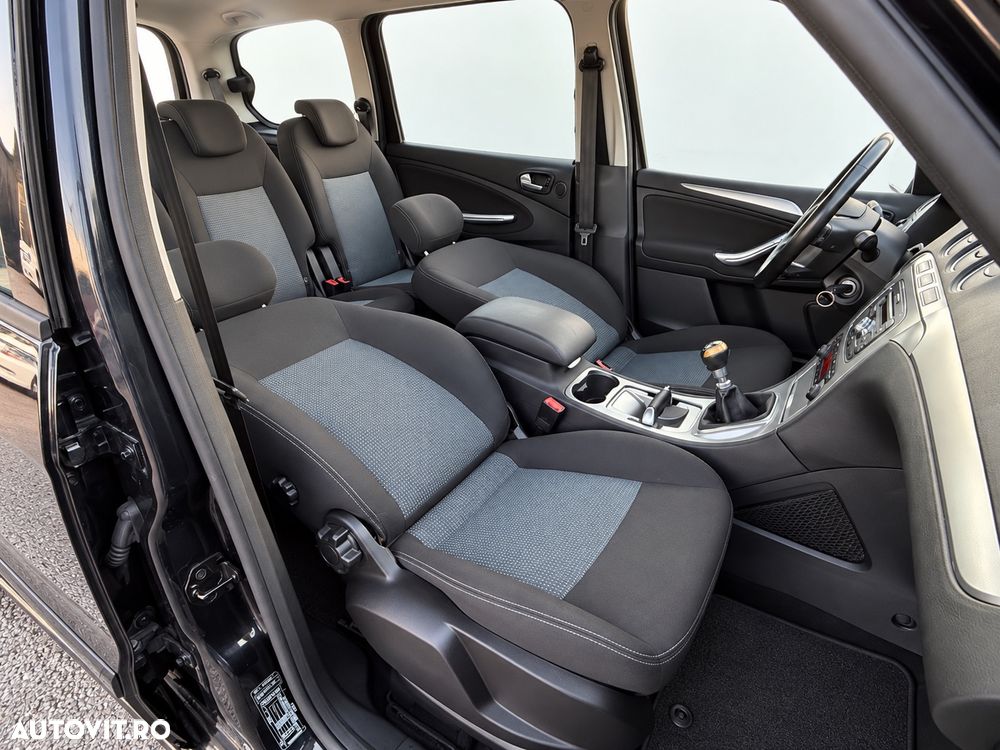 Ford Galaxy - 8