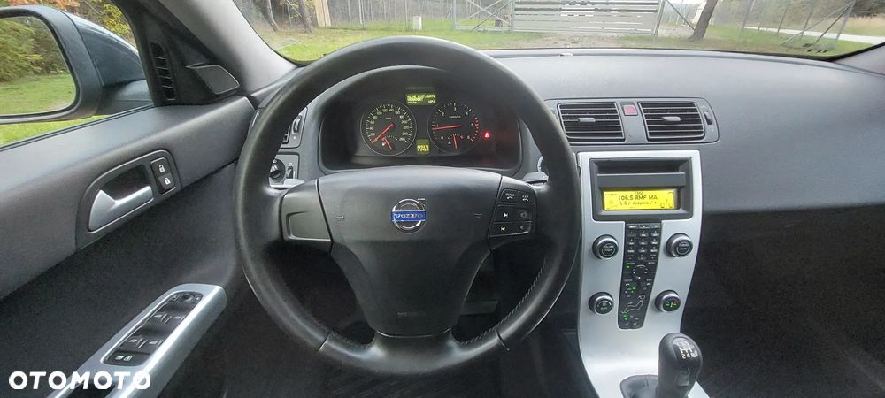Volvo V50 D2 Momentum - 24