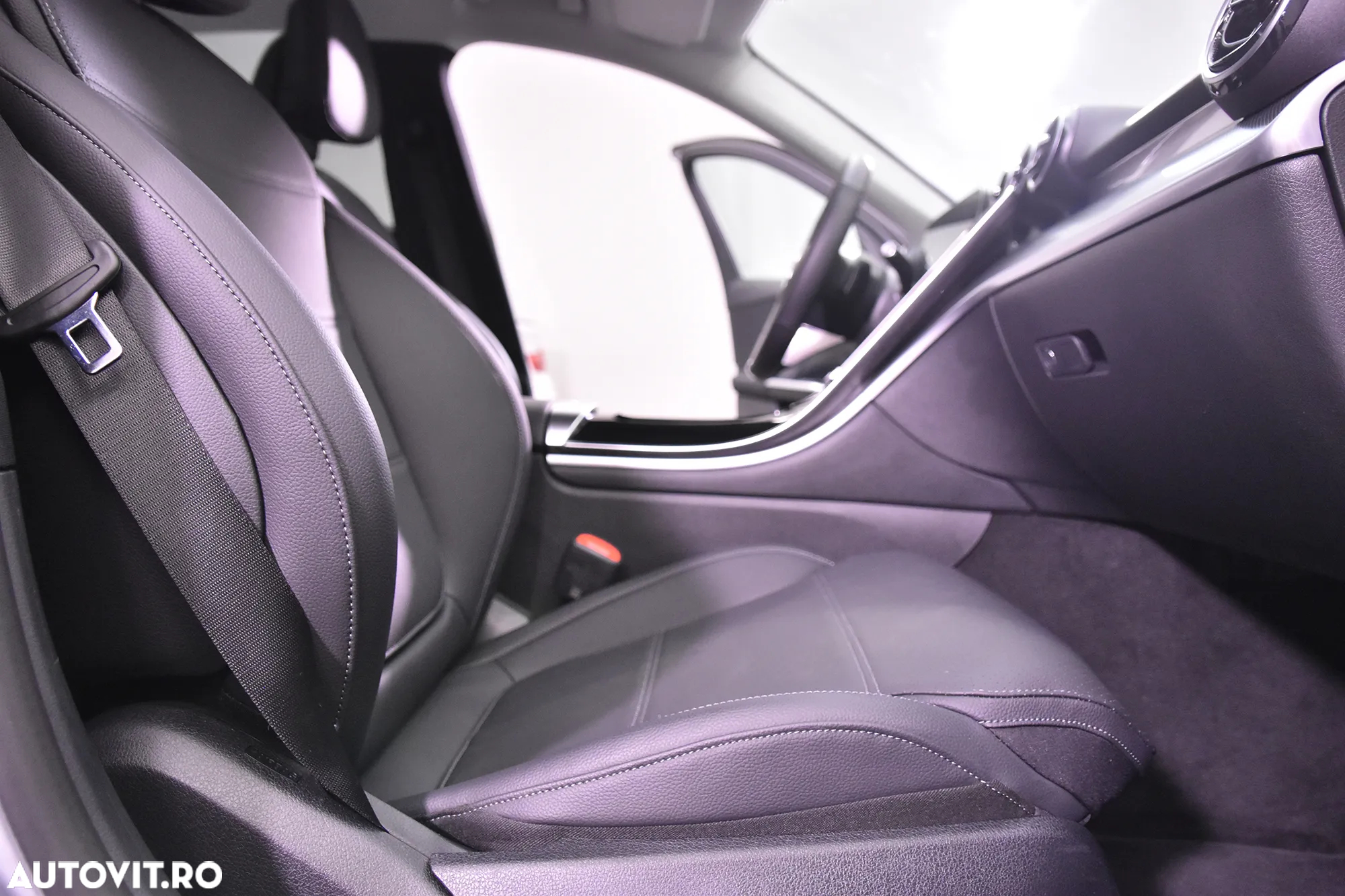Mercedes-Benz C 300 de 4Matic 9G-TRONIC AMG Line - 11