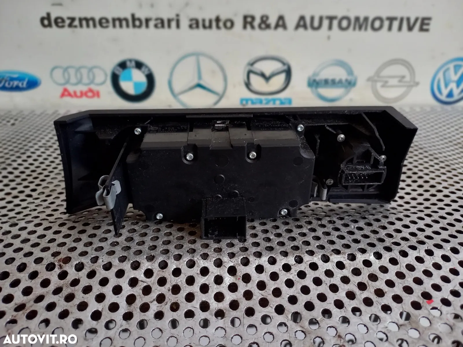 Bloc Lumin Buton Start Stop Bmw E60 E61   - Dezmembrari Arad - 7