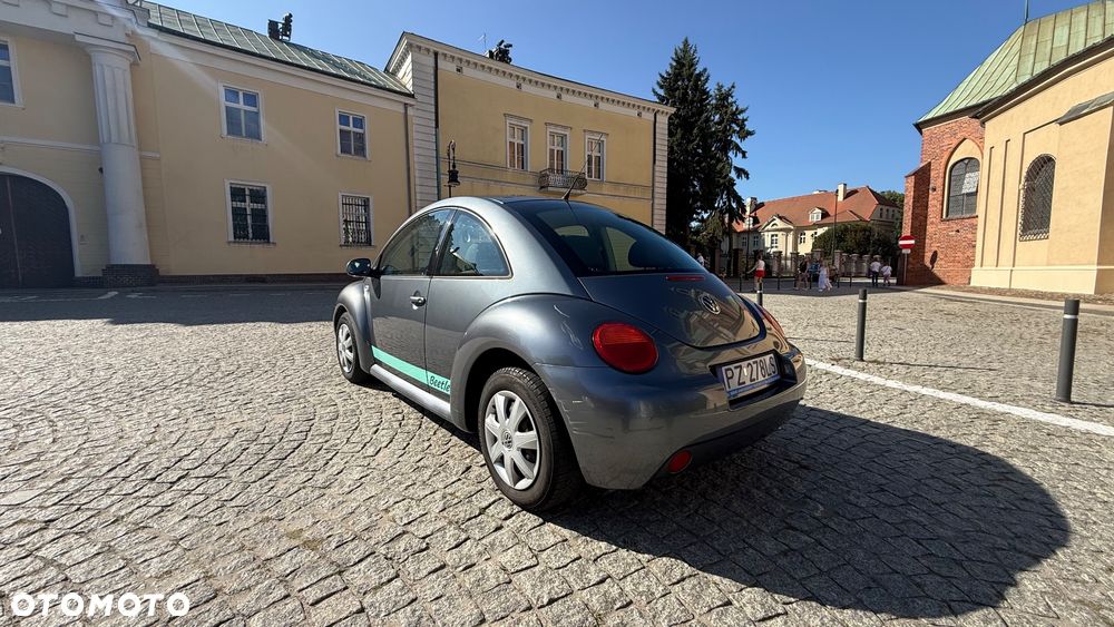 Volkswagen New Beetle - 7