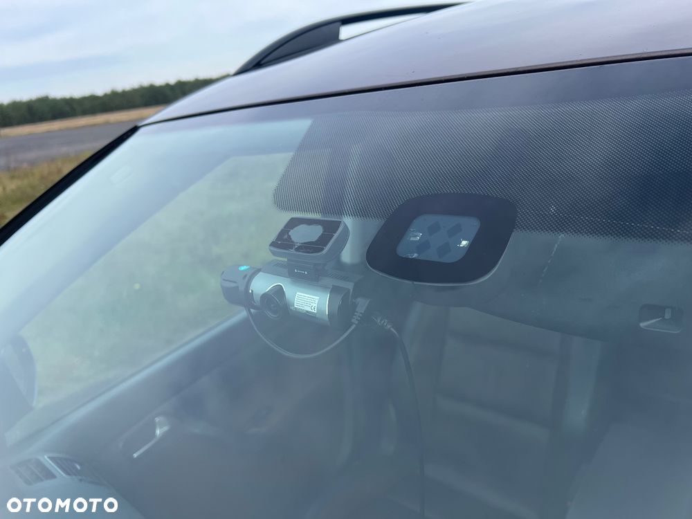 Volkswagen Touran 2.0 TDI DPF BlueMotion Technology Comfortline - 18