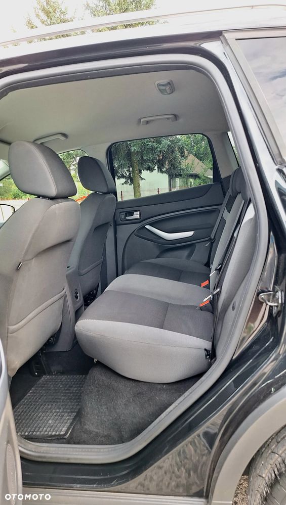 Ford Kuga 2.0 TDCi 2x4 Titanium - 24