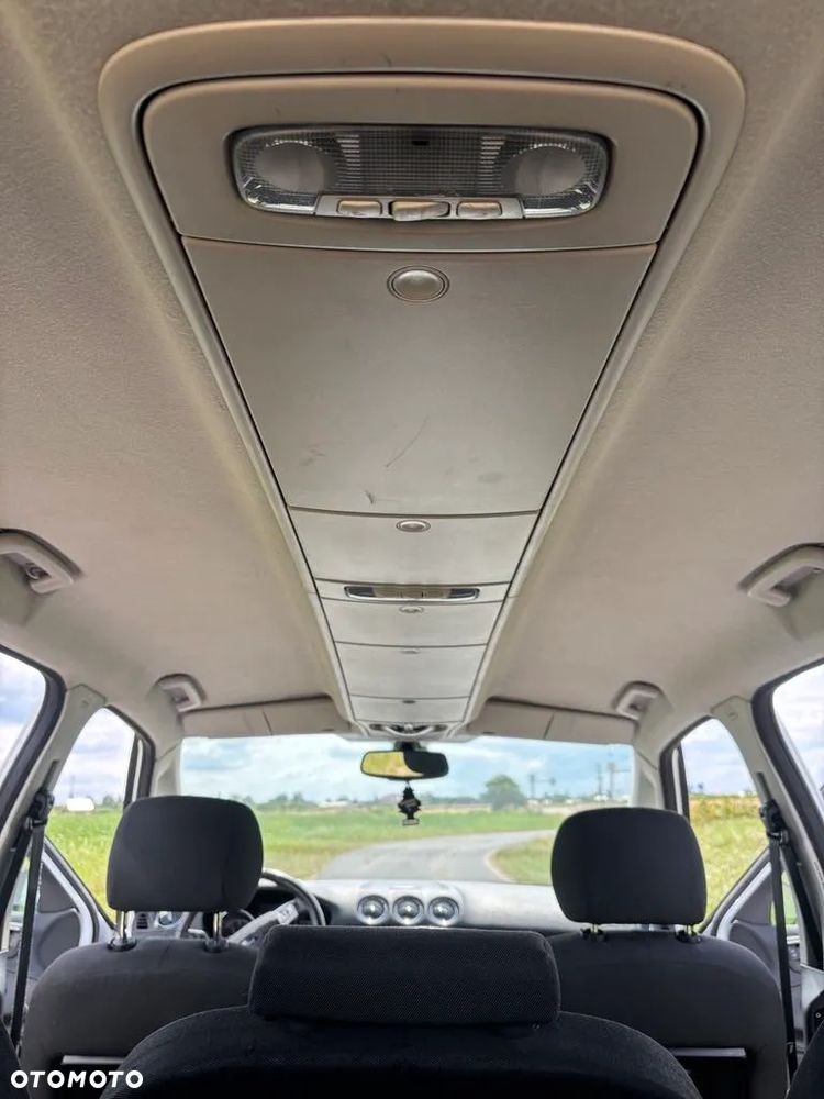 Ford Galaxy 2.0 TDCi Ghia - 12