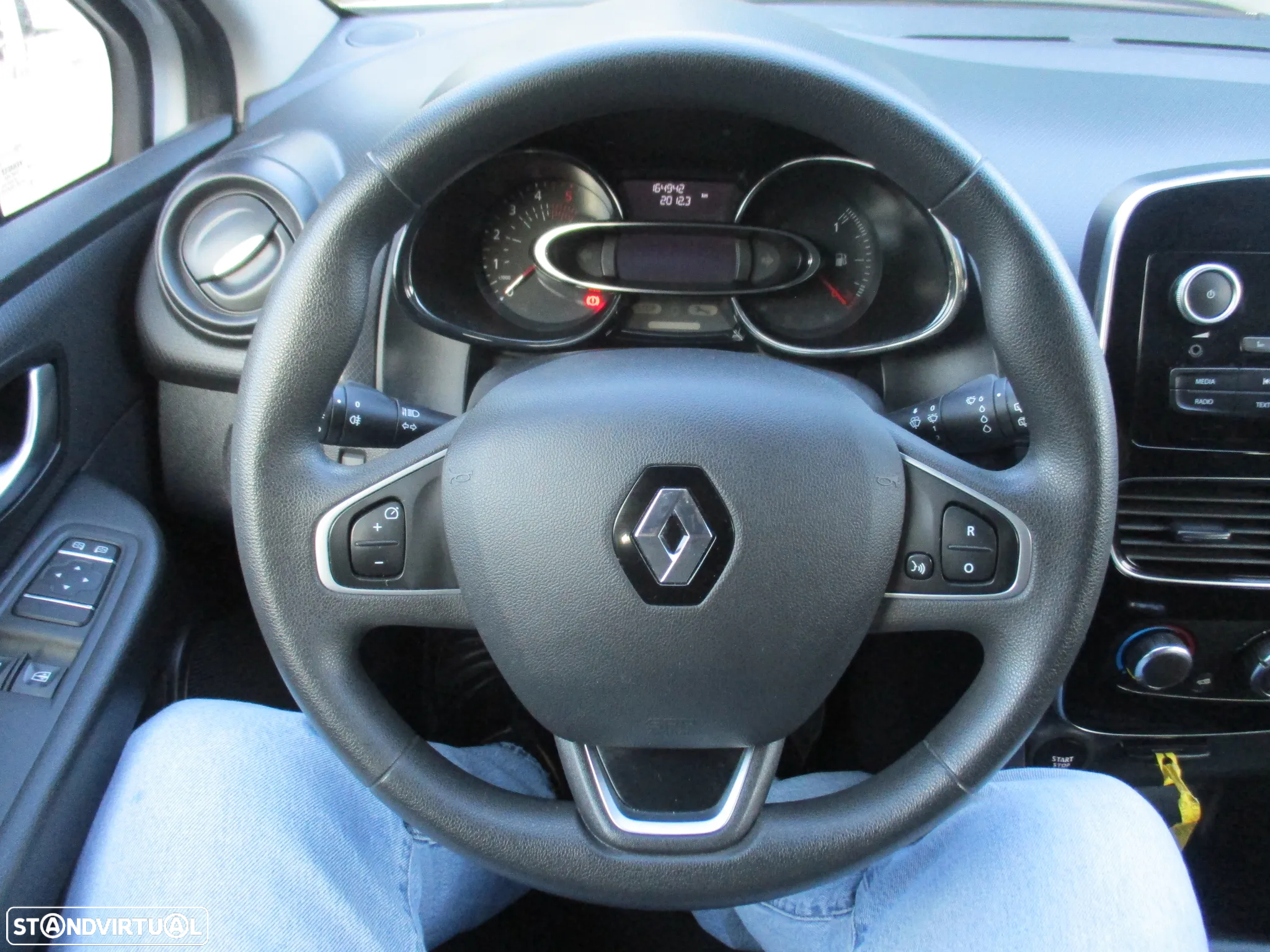 Renault Clio 1.5 dCi Zen - 11