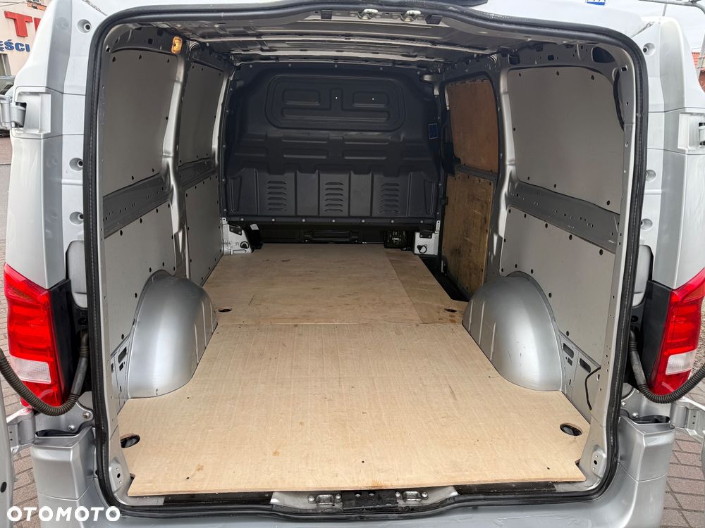 Mercedes-Benz VITO - 11
