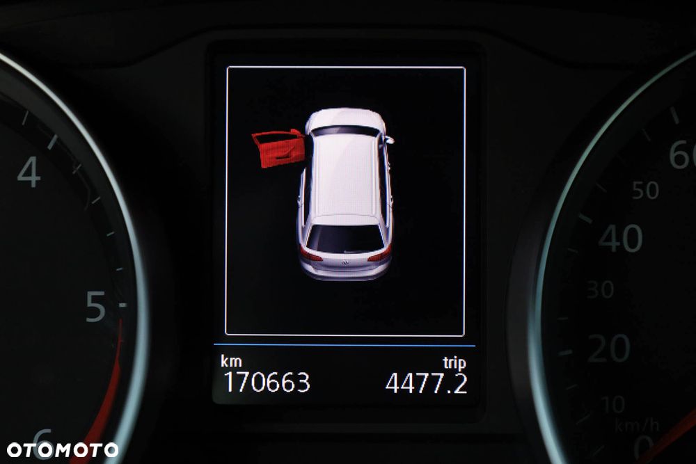 Volkswagen Passat - 16