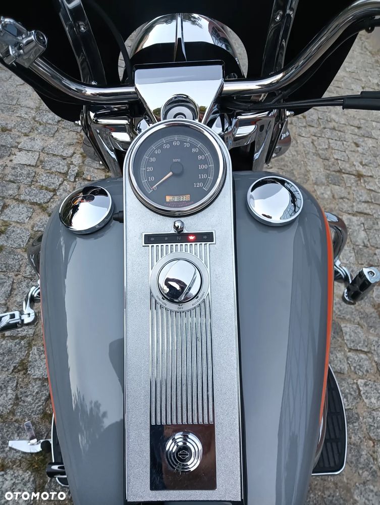 Harley-Davidson Touring Road King - 24