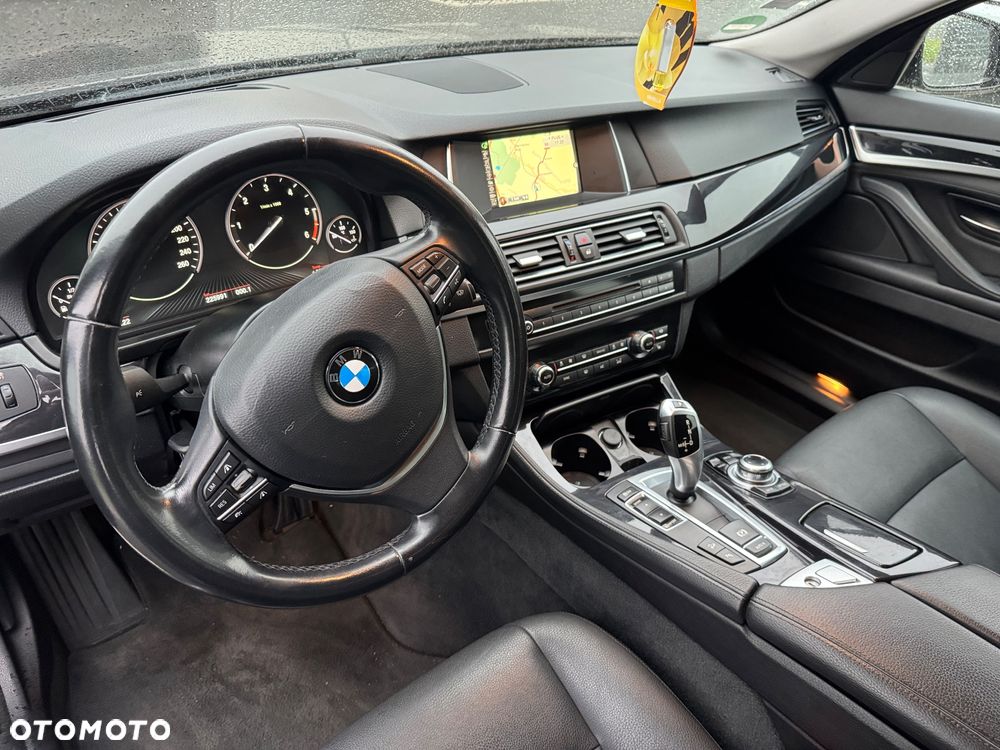 BMW Seria 5 520d xDrive Luxury Line - 17