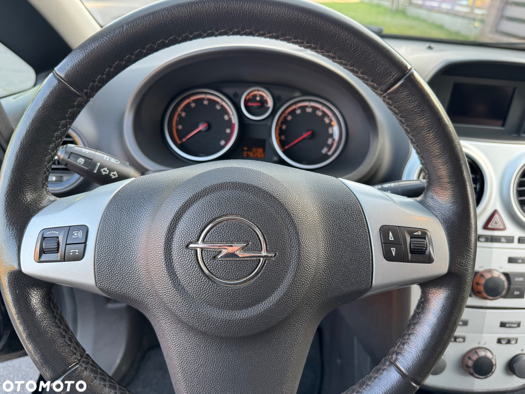 Opel Corsa 1.4 16V 150 Jahre - 19
