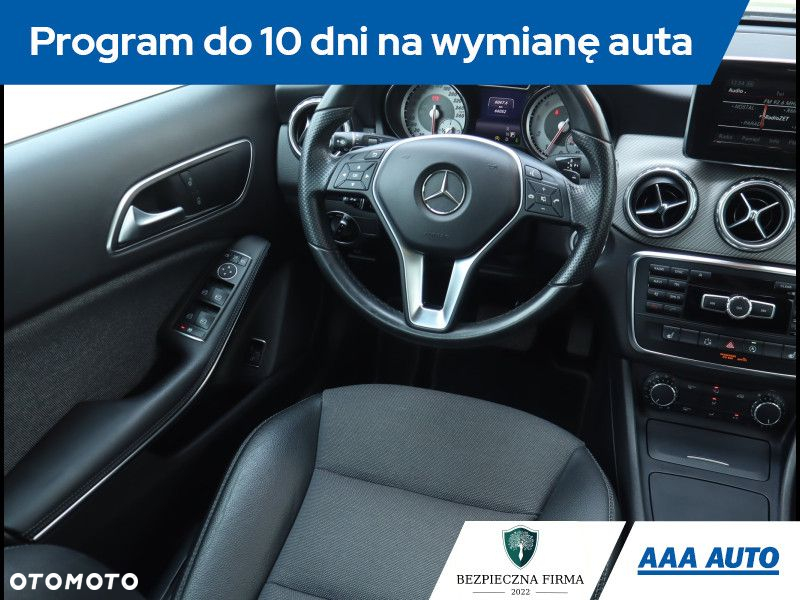 Mercedes-Benz GLA - 8