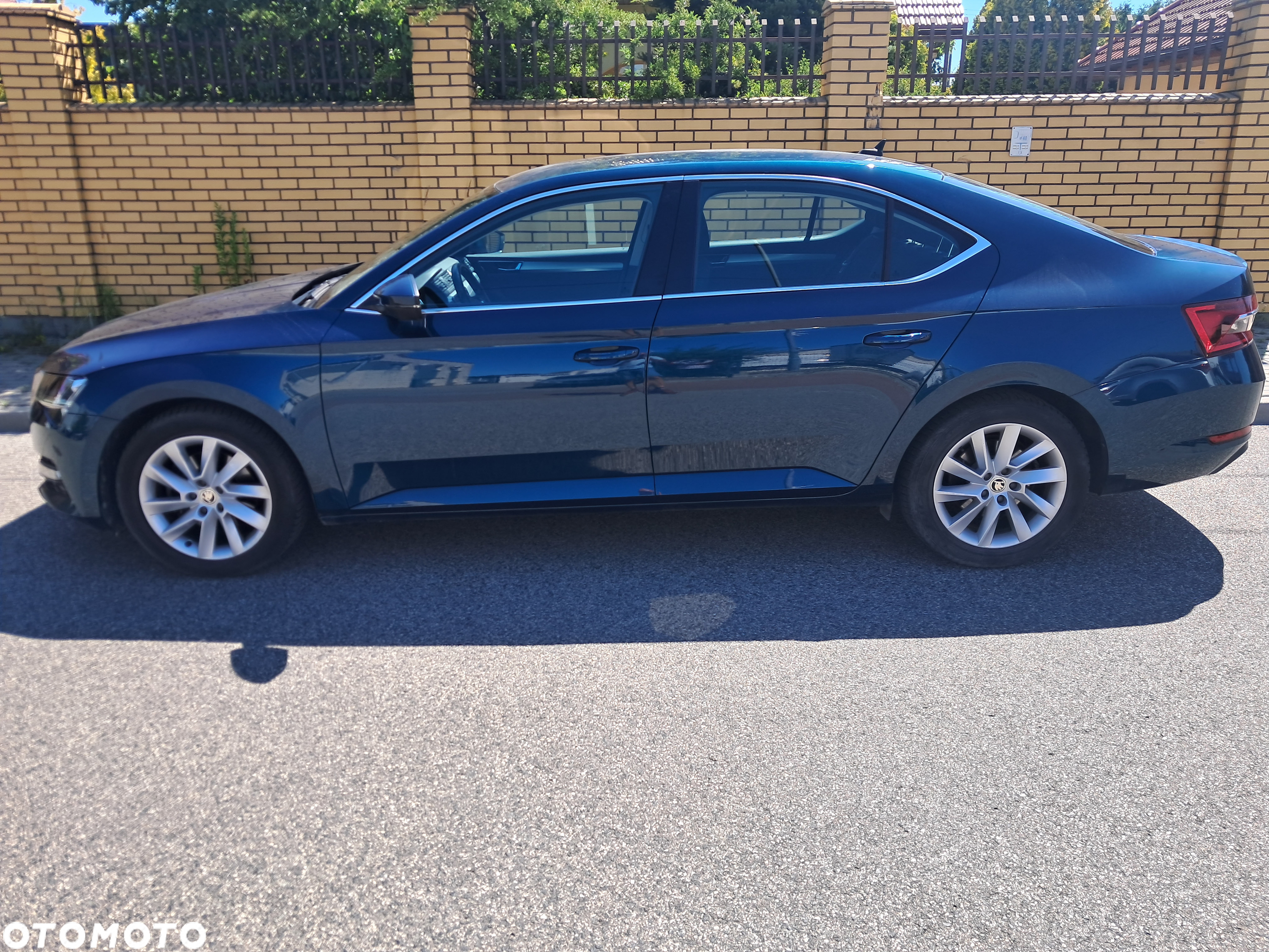 Skoda Superb 2.0 TDI SCR Ambition DSG - 3