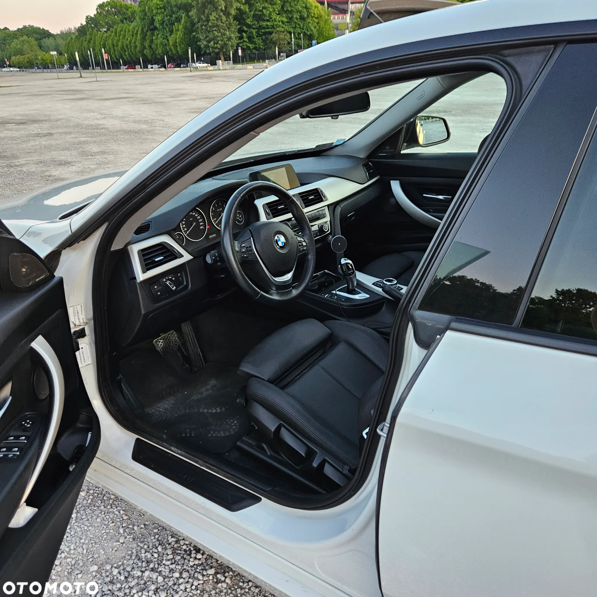 BMW 3GT 320i - 25