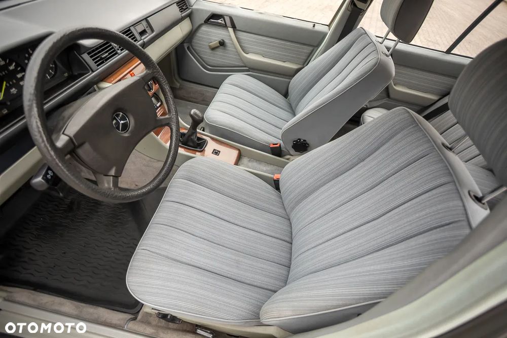 Mercedes-Benz W124 (1984-1993) - 18