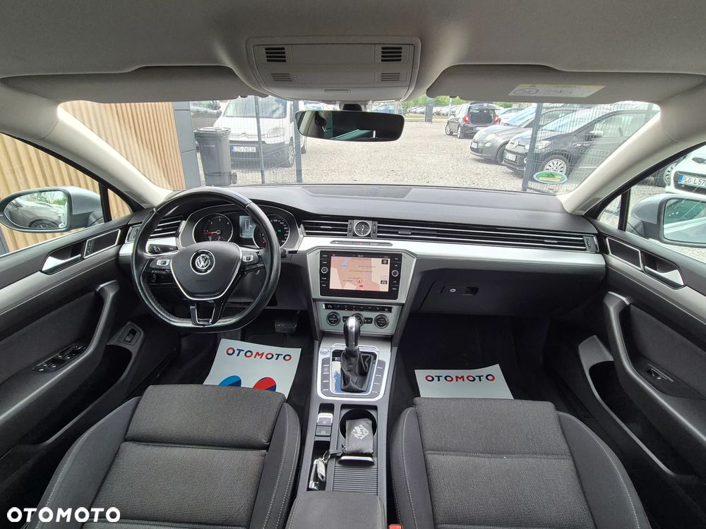 Volkswagen Passat - 29