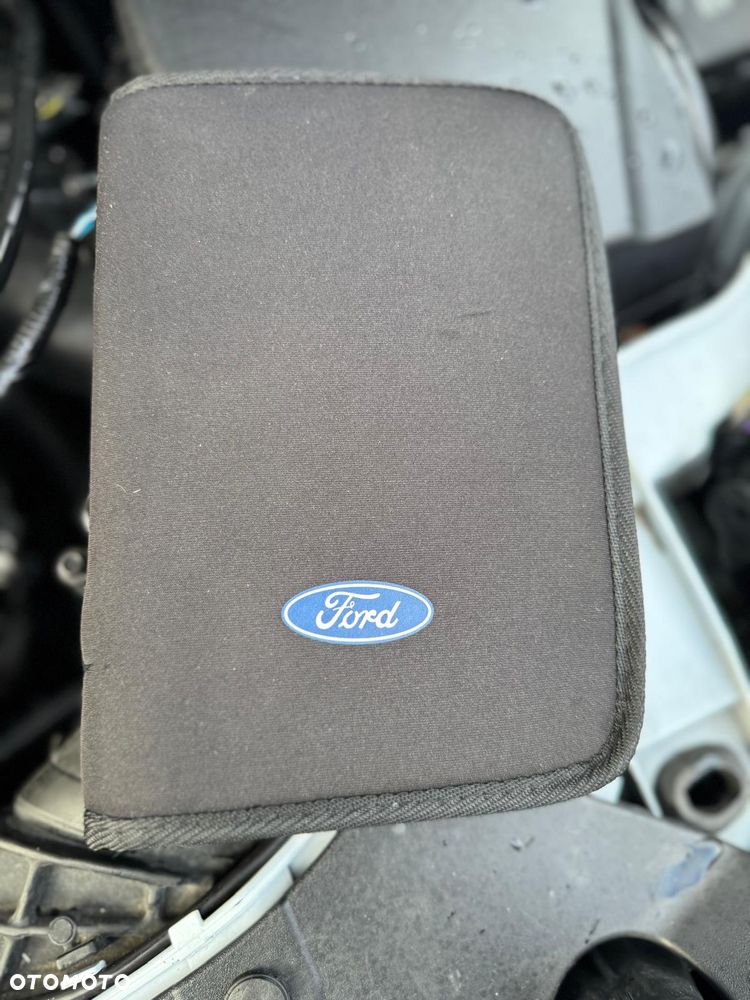 Ford Kuga - 32