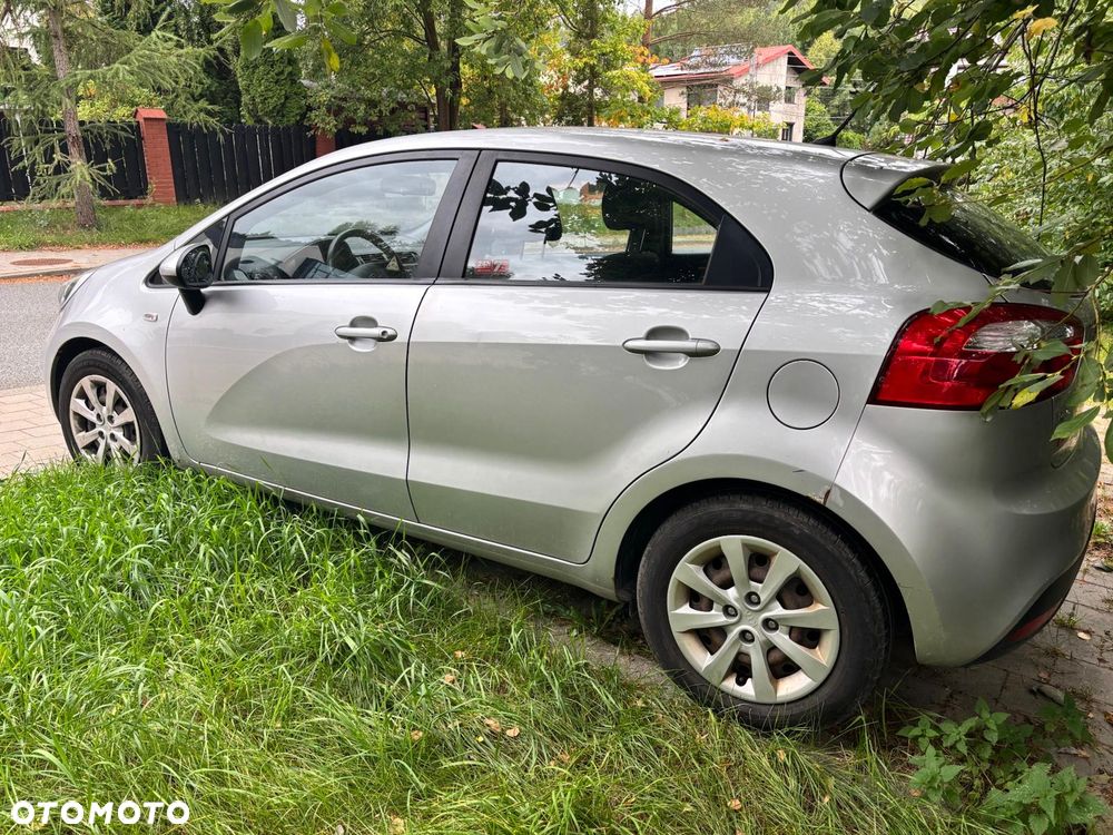 Kia Rio - 5