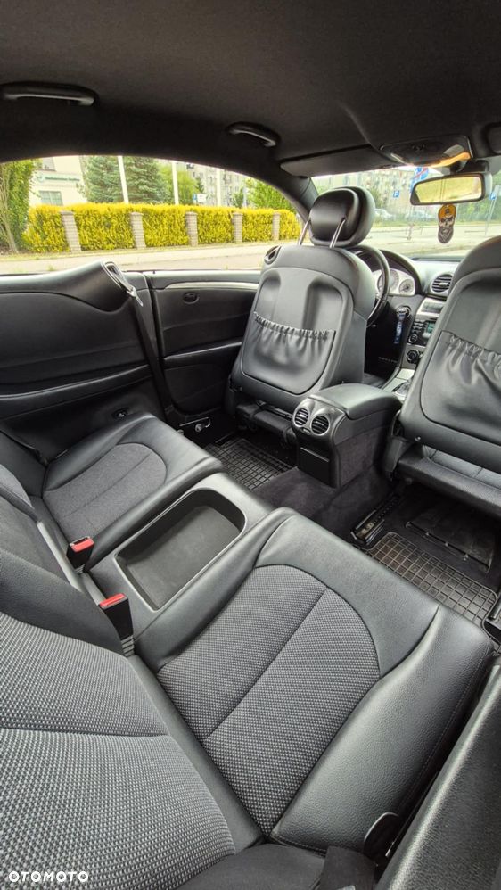 Mercedes-Benz CLK - 21