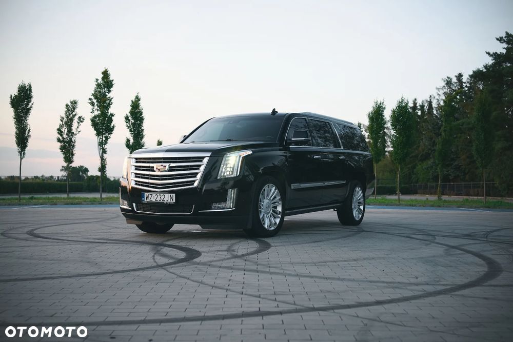 Cadillac Escalade - 1