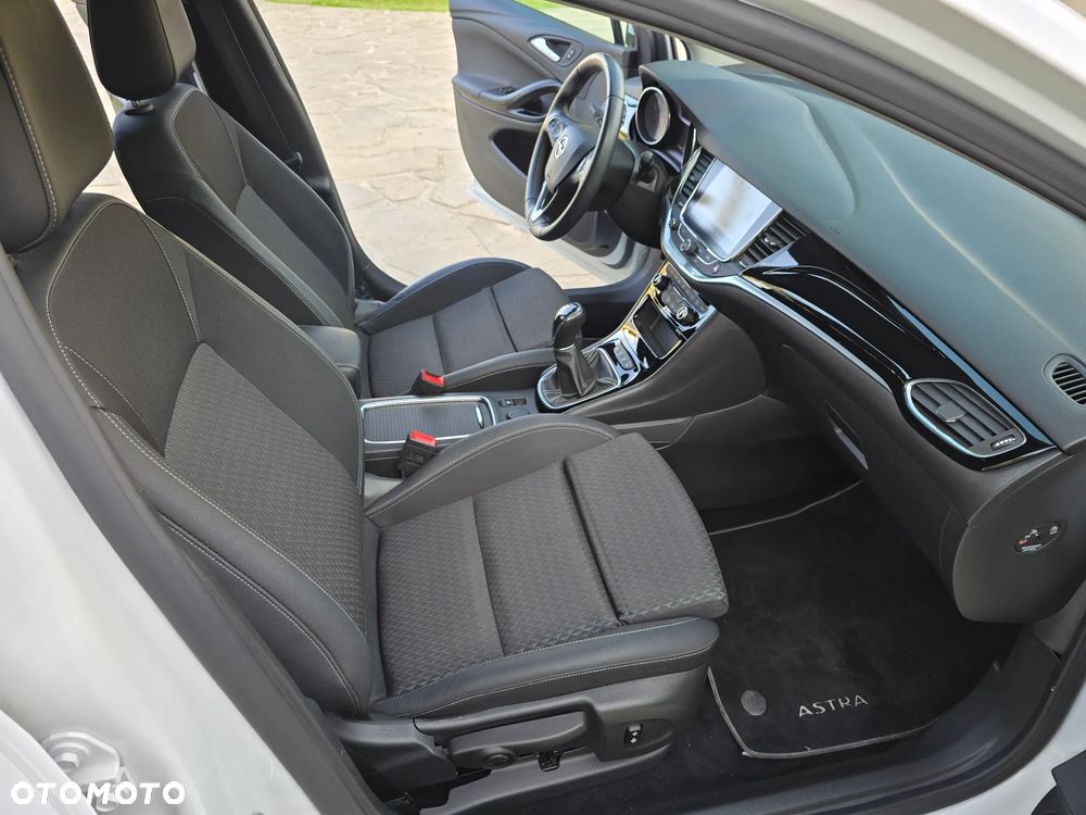 Opel Astra 1.4 Turbo Innovation - 17