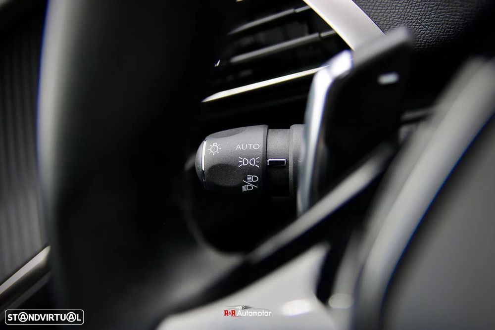 Peugeot 3008 1.6 Hybrid Allure e-EAT8 - 36