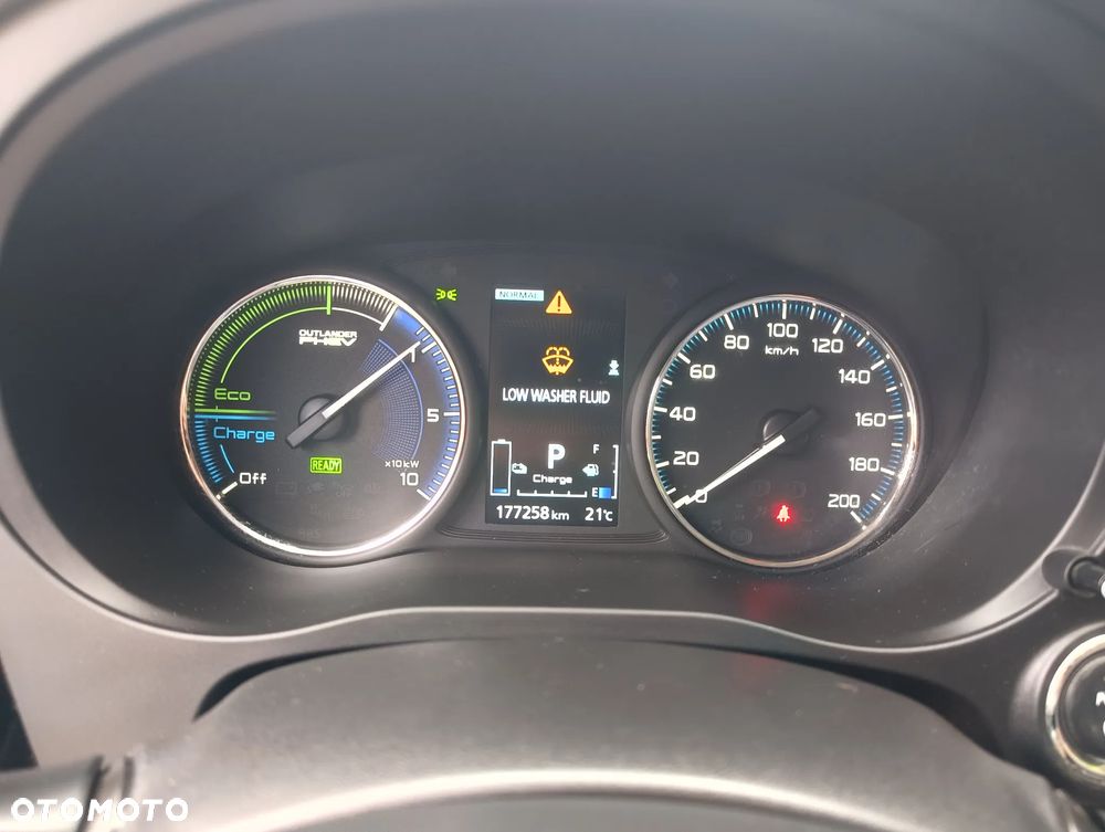 Mitsubishi Outlander 2.4 4WD Diamant+ - 10