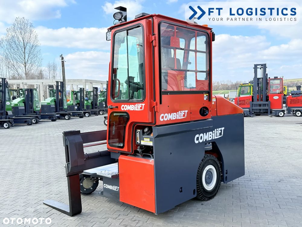 Combilift WÓZEK CZTEROKIERUNKOWY - WIELOKIERUNKOWY | COMBILIFT C3000ET | TYLKO 362 MOTOGODZINY! | ELEKTRYCZNY | TRIPLEX 5940MM | SZEROKI POZYCJONER WIDEŁ 3350MM | WOLNY SKOK | STAN IDEALNY | Szeroka oferta wózków czterokierunkowych i bocznych, dopasowanych do różnorodnych potrzeb i zastosowań - 9