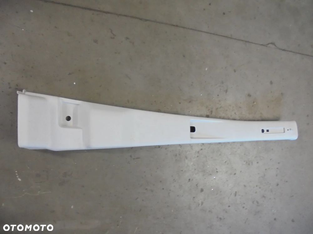 5801564173 OSŁONA SŁUPKA KABINY PRAWA  Iveco Daily 2014- FURGON