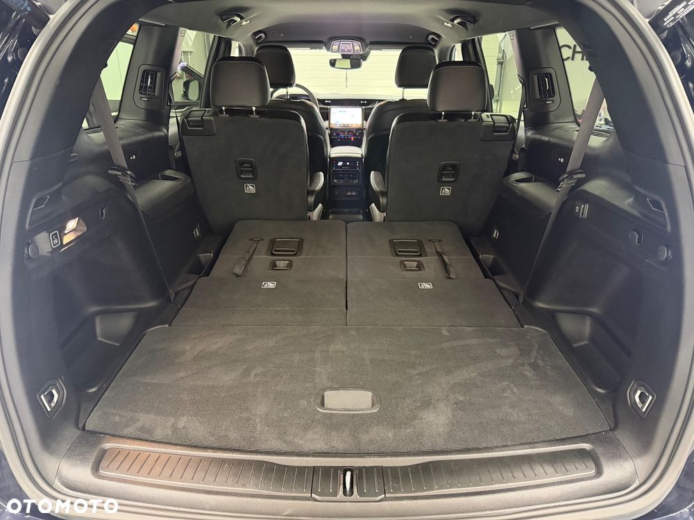 Jeep Grand Cherokee - 27