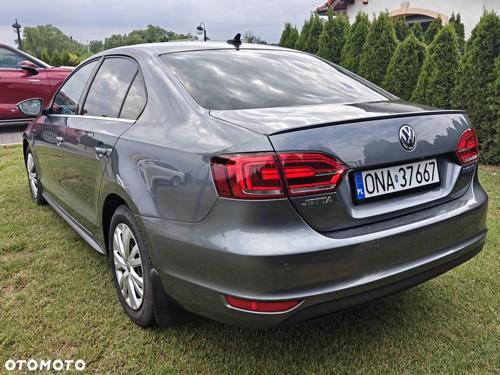 Volkswagen Jetta - 6