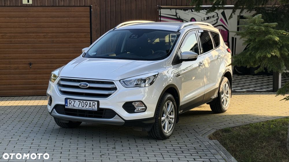 Ford Kuga - 1