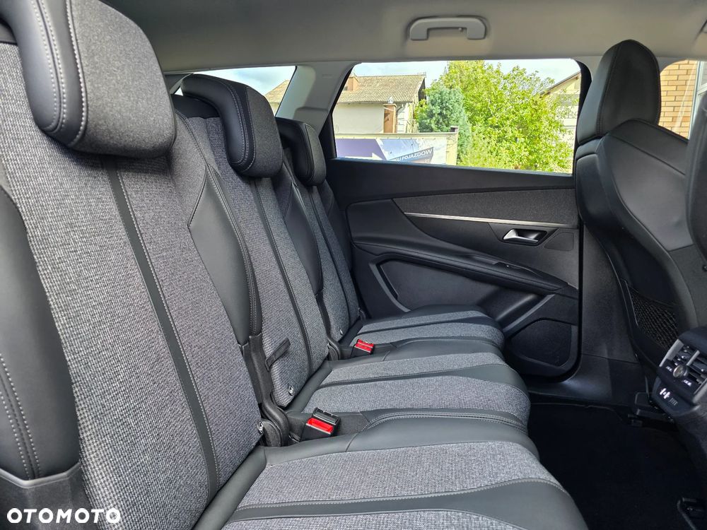 Peugeot 5008 1.5 BlueHDi Allure S&S EAT8 - 32