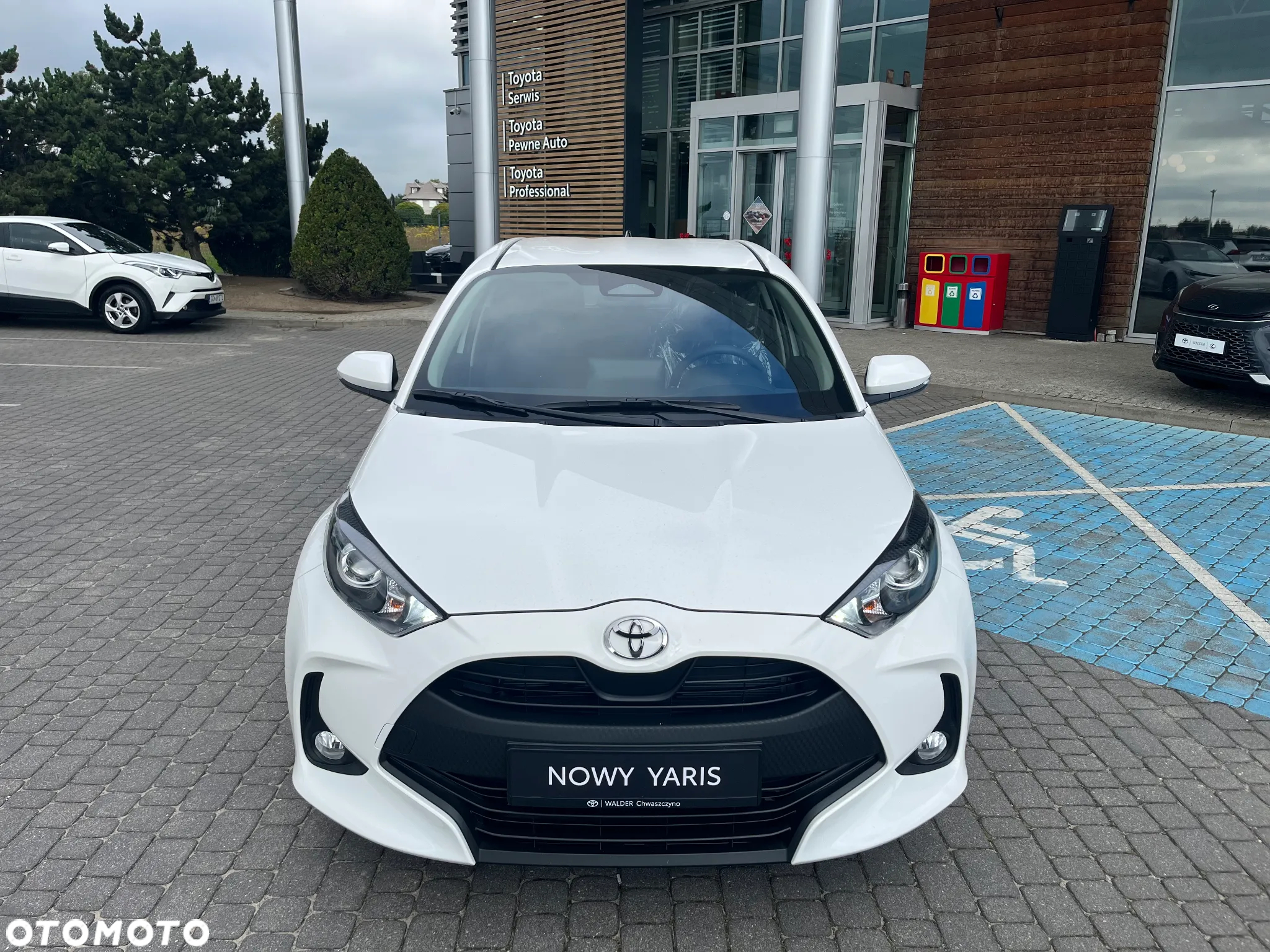 Toyota Yaris ver-hybrid-1-5-comfort - 2