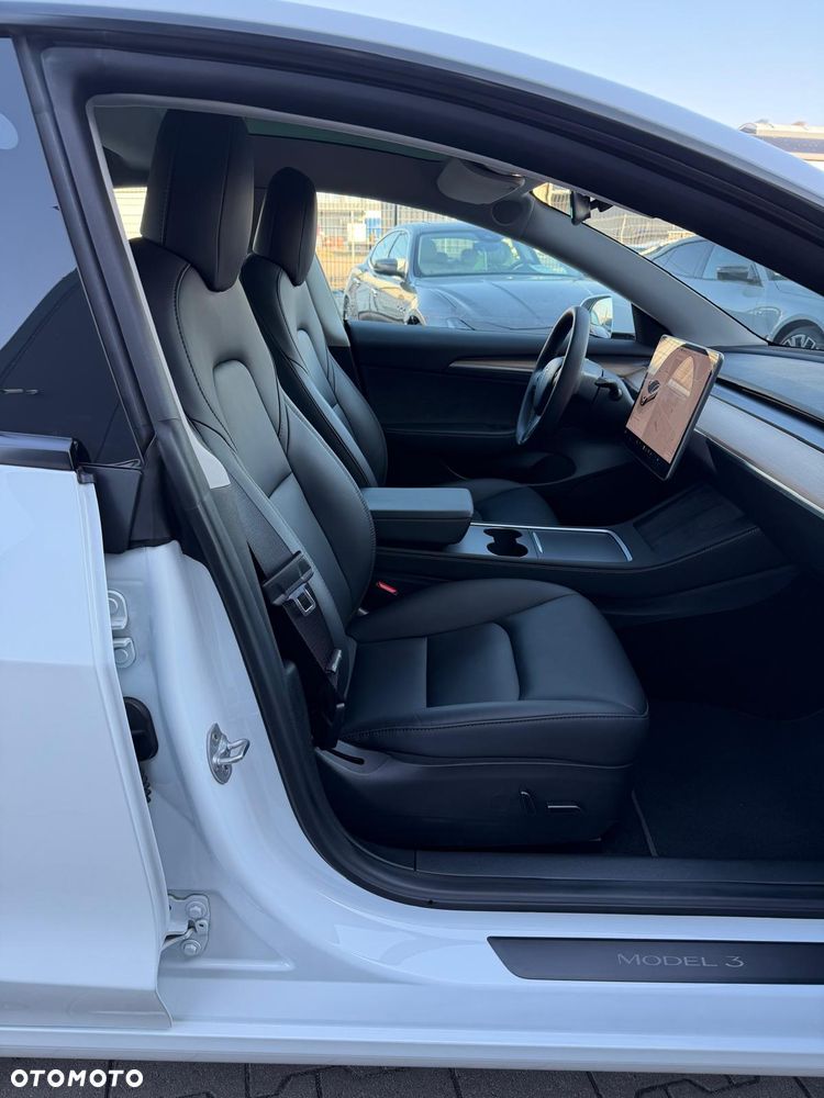 Tesla Model 3 - 13