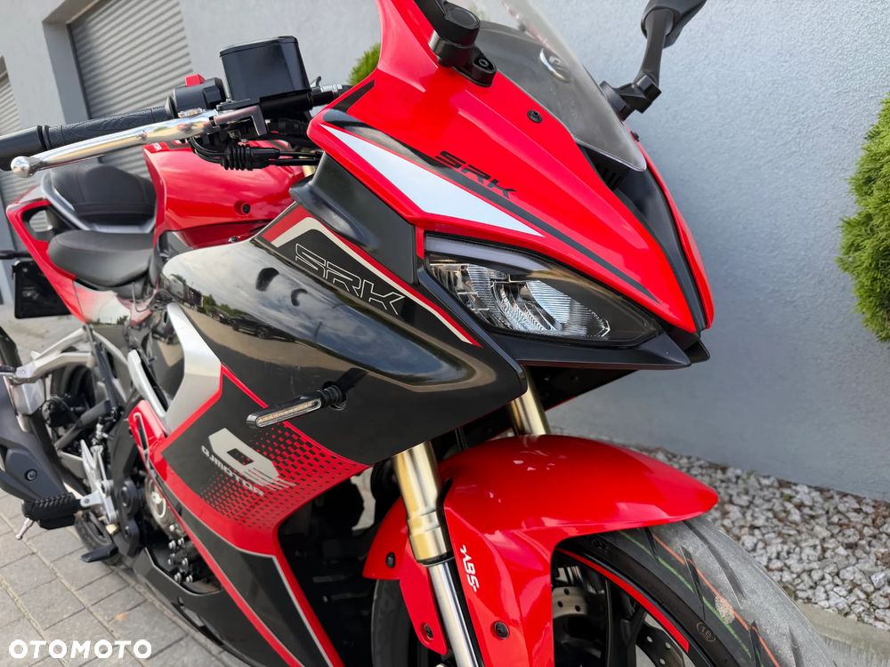 QJMOTOR SRK 125R - 9