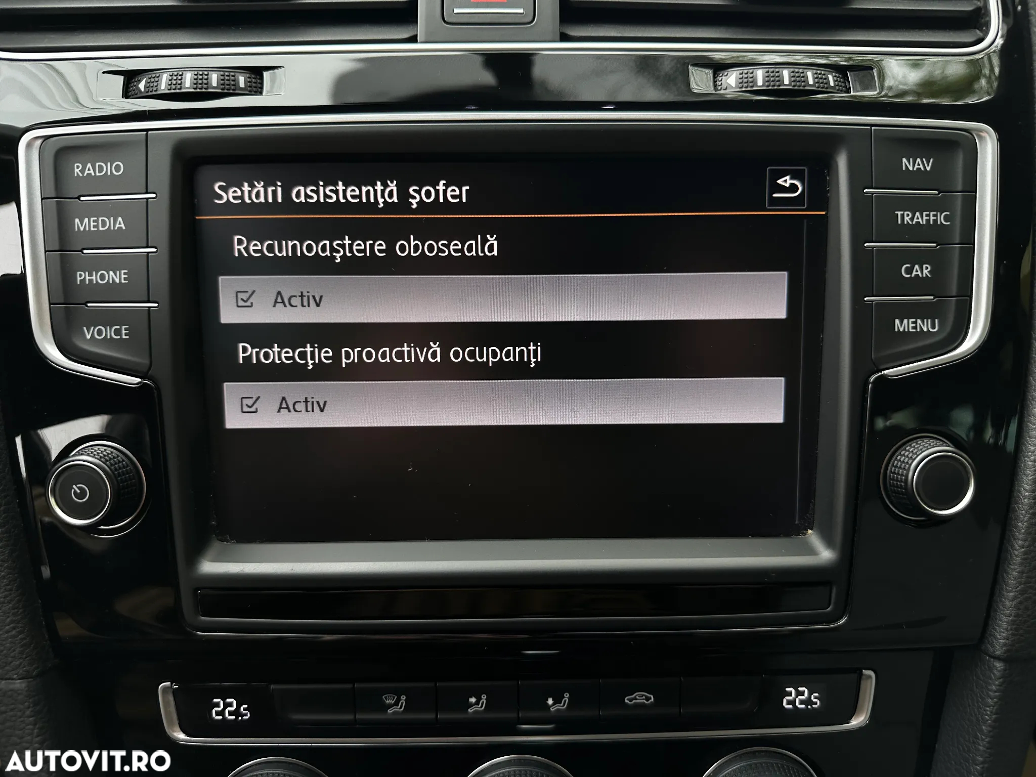 Volkswagen Golf Variant 1.6 TDI BlueMotion Technology DSG Comfortline - 30