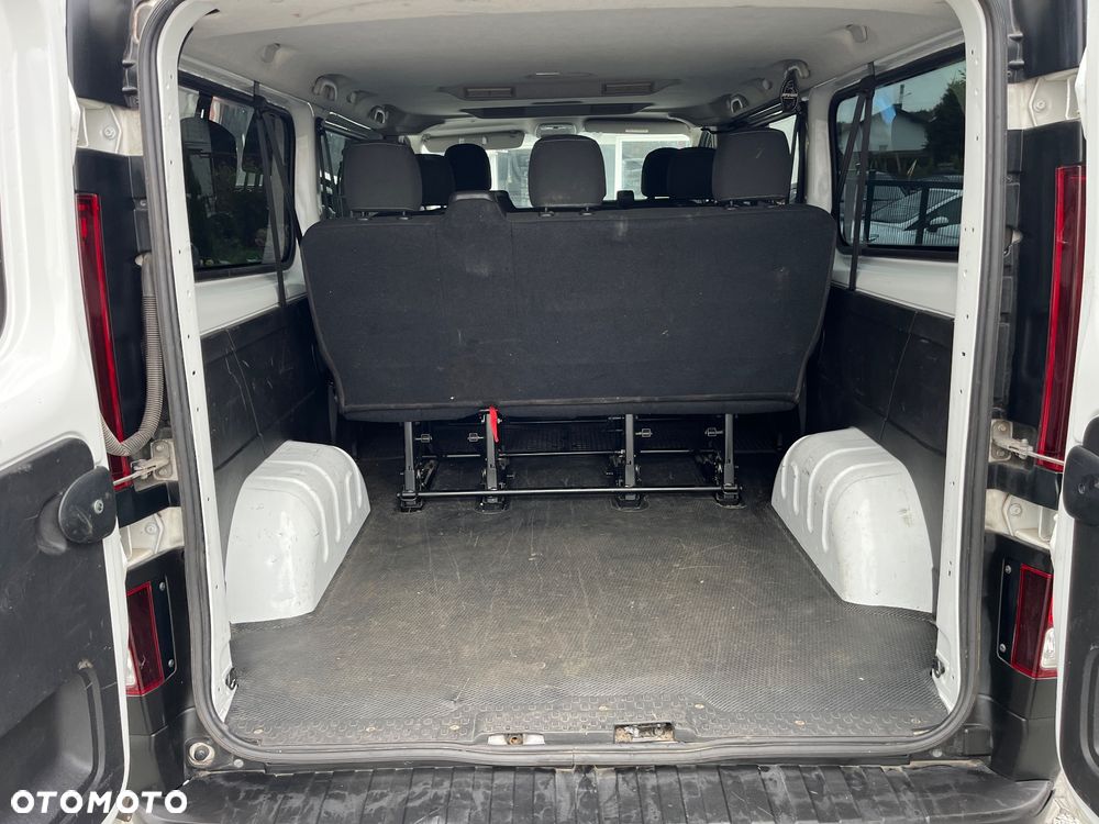 Opel Vivaro L2H1 2,9t Elegance Business - 18