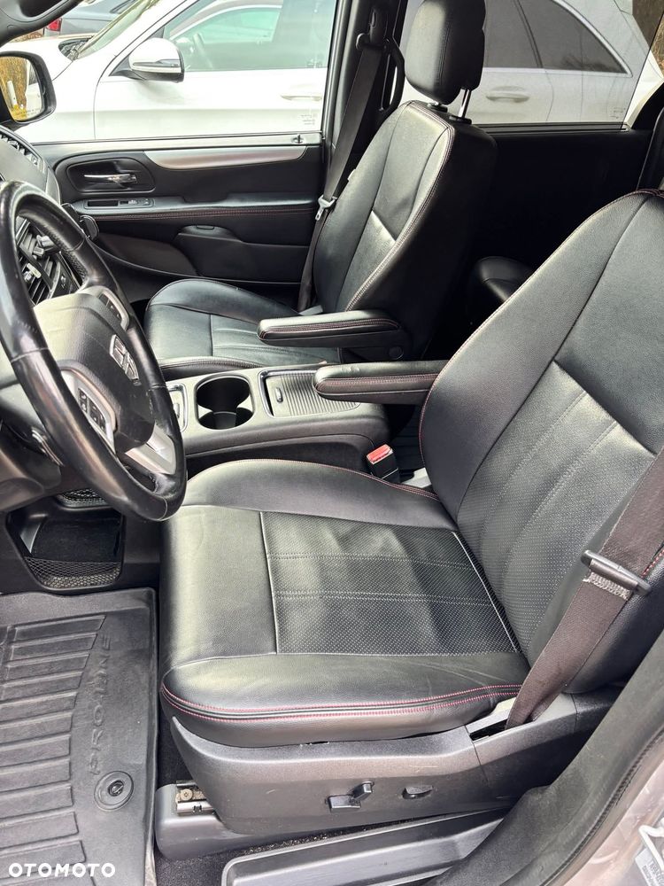 Dodge Grand Caravan - 7