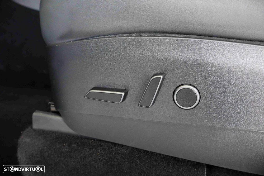 Tesla Model Y Long Range Tração Integral - 34