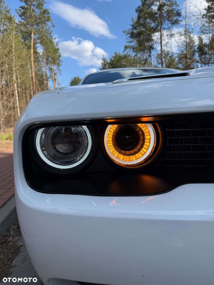 Dodge Challenger - 4