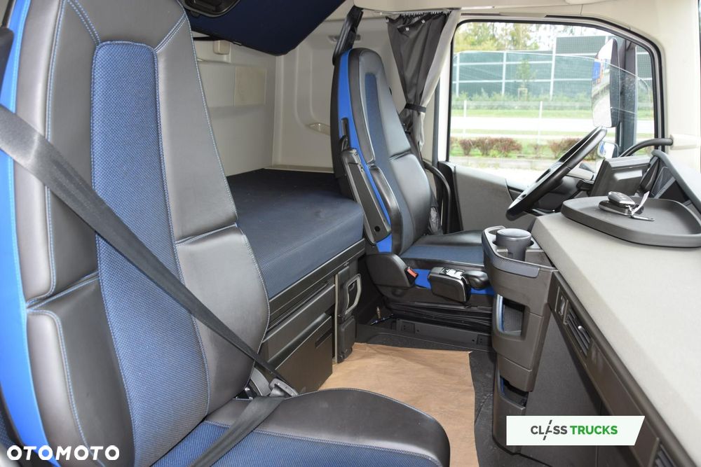 Volvo FH 500 Globetrotter XL Adaptive Cruise Control - 17