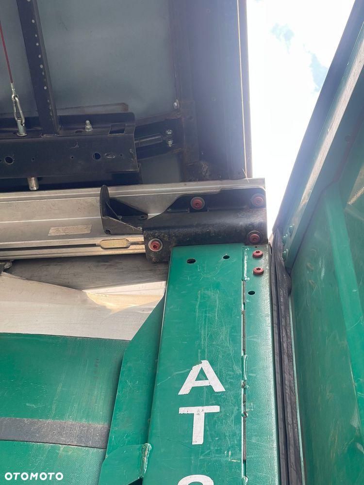 Mocowanie slupka i ściany przedniej z szyną dachową KRONE - 12