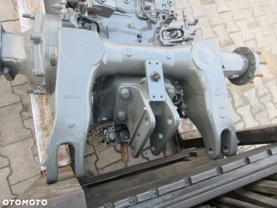 Podnośnik tylny ramię wałek Massey Ferguson 5710 5711 5712 5713 SL - 1