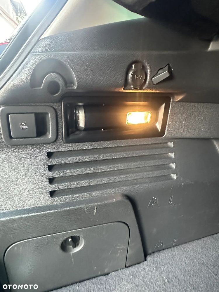 Peugeot 3008 1.6 HDi Premium - 30