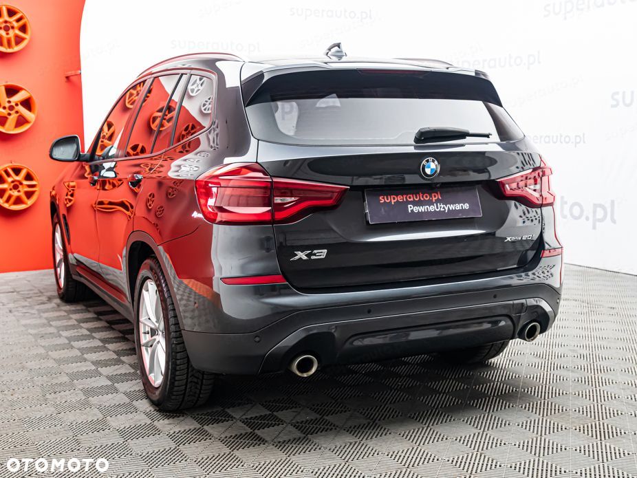 BMW X3 xDrive20i Advantage - 28