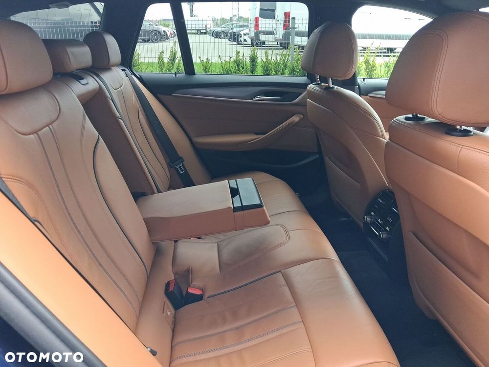 BMW Seria 5 530d xDrive M Sport sport - 12