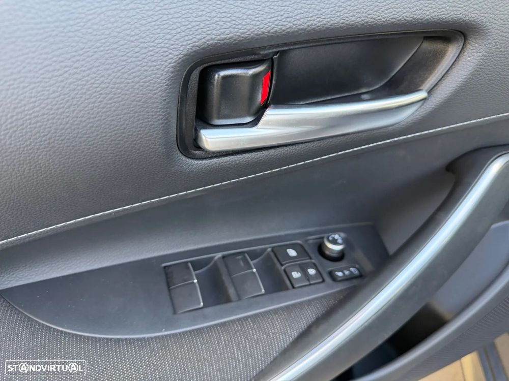 Toyota Corolla 1.8 Hybrid Exclusive - 4