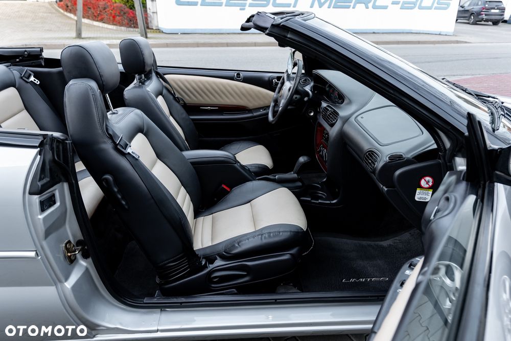 Chrysler Stratus - 30