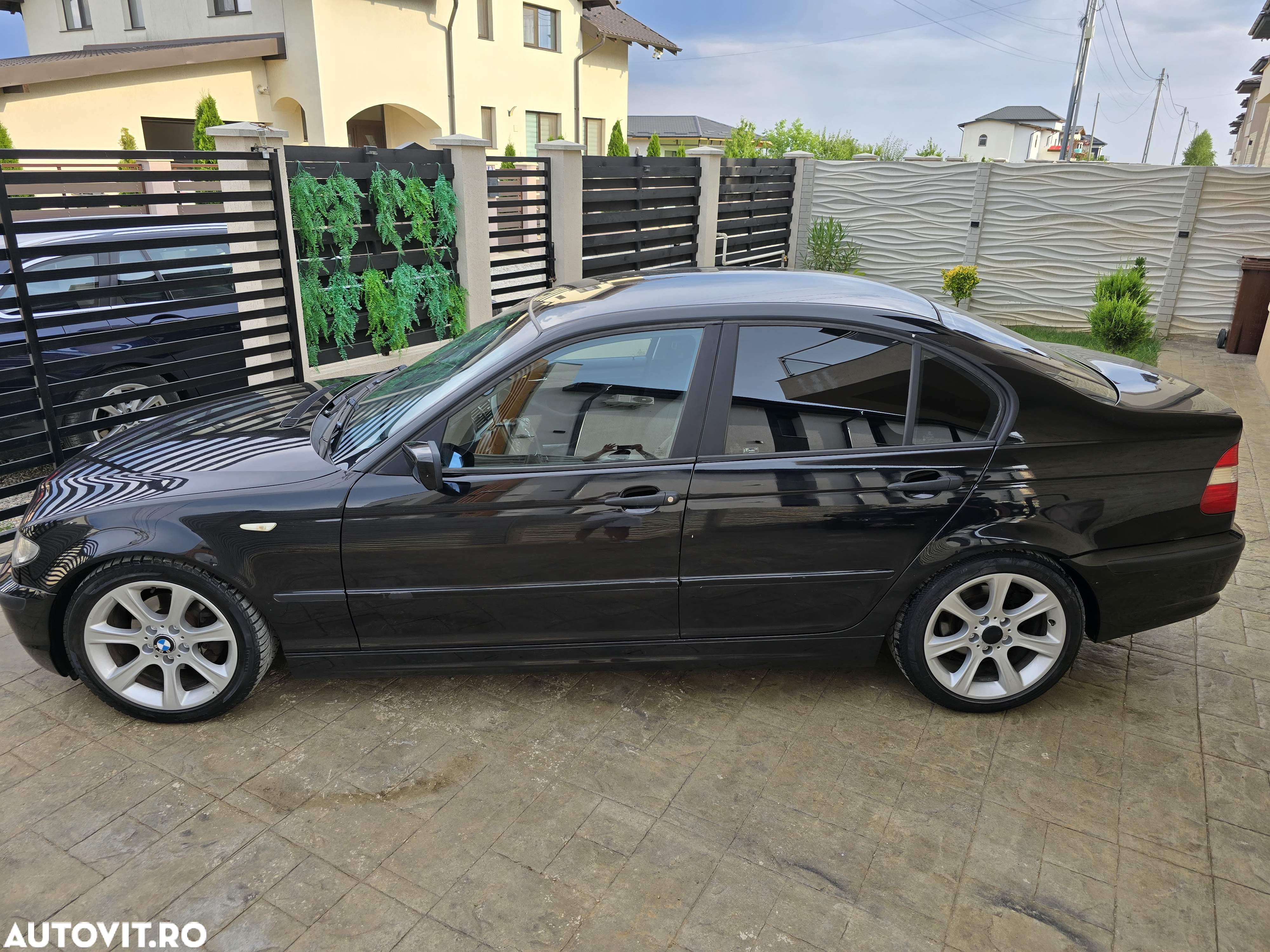 BMW Seria 3 316i Touring - 9
